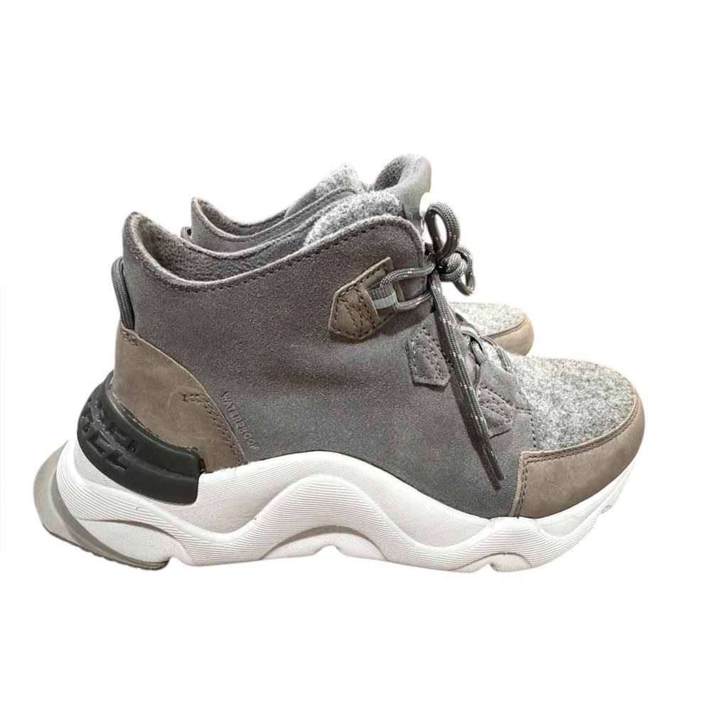Sorel Women's Kinetic RNEGD Caribou Insulated Sneaker, size 8.5 EUC